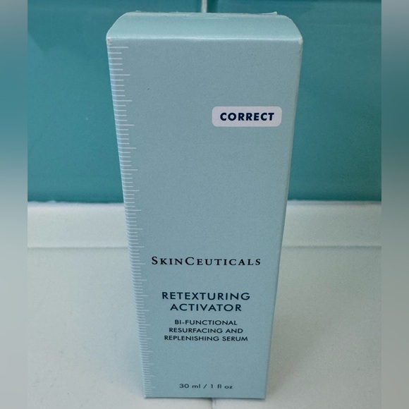 SkinCeuticals Retexturing Activator 🔵
RESURFACING REPLENISHING SERUM TOP… - Picture 7 of 7
